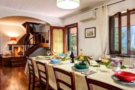 Gocce Villas - Villa De Flores Country Style Villa With Pool Масса-Лубренсе Екстер'єр фото